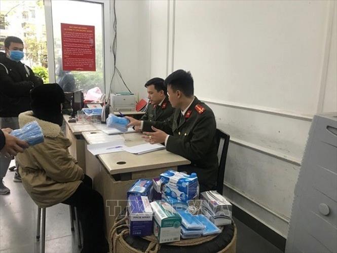 Hà Nội bắt giữ lô hàng khẩu trang chuẩn bị vận chuyển sang Trung Quốc